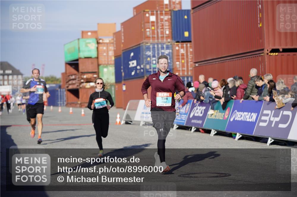 03.10.2025 - Köhlbrandbrückenlauf Michael Burmester http://msf.ph/oto/8996000 03.10.2025 09:58:45 Ziel 1054, 1102, 1142, 1215, 2302, 3174 meine-sportfotos.de
