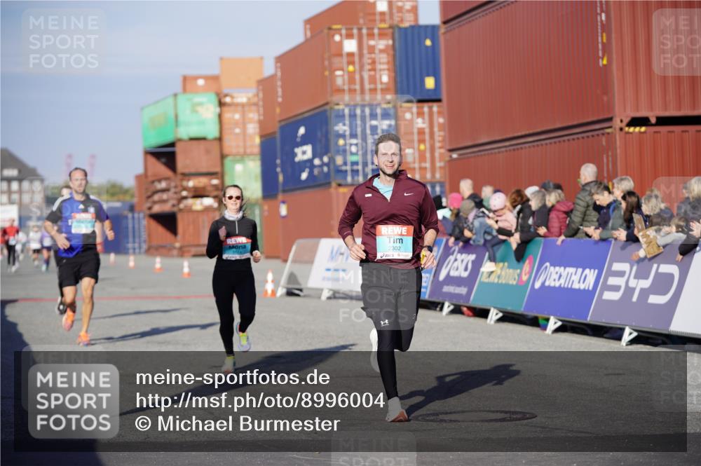 03.10.2025 - Köhlbrandbrückenlauf Michael Burmester http://msf.ph/oto/8996004 03.10.2025 09:58:46 Ziel 1054, 1102, 1142, 1215, 2302, 3174 meine-sportfotos.de