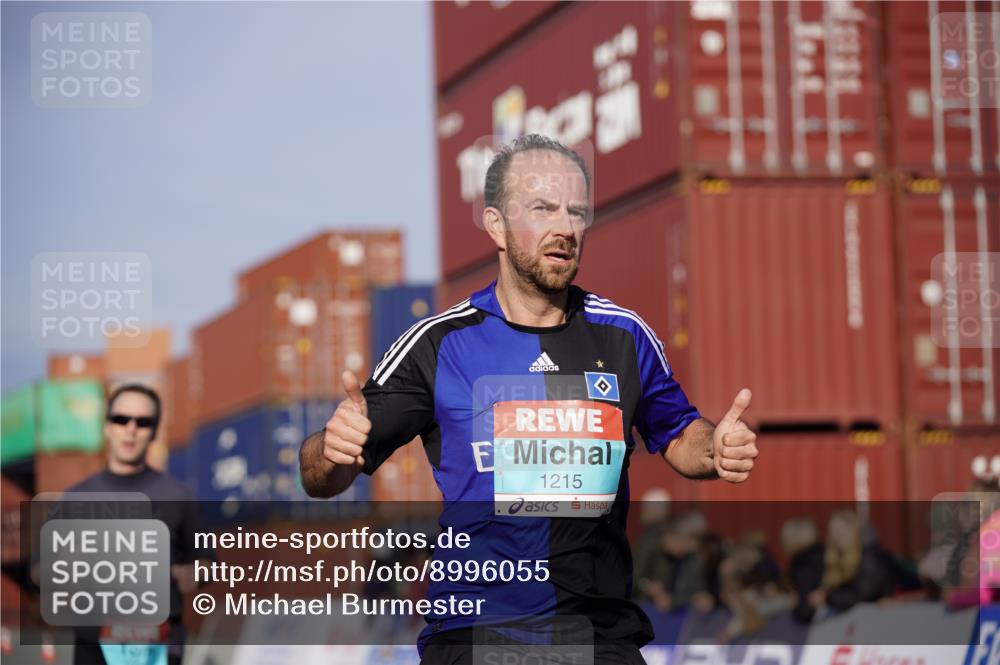 03.10.2025 - Köhlbrandbrückenlauf Michael Burmester http://msf.ph/oto/8996055 03.10.2025 09:58:49 Ziel 1054, 1142, 1215, 2302, 3174 meine-sportfotos.de