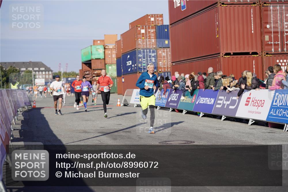 03.10.2025 - Köhlbrandbrückenlauf Michael Burmester http://msf.ph/oto/8996072 03.10.2025 09:58:55 Ziel 1054, 1107, 1185, 1215, 1271, 1383, 3358 meine-sportfotos.de