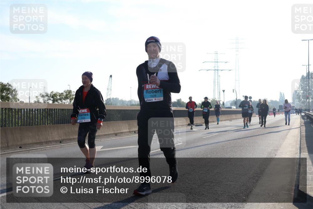 03.10.2025 - Köhlbrandbrückenlauf Luisa Fischer http://msf.ph/oto/8996078 03.10.2025 10:27:21 Position 3 2236, 1928 meine-sportfotos.de