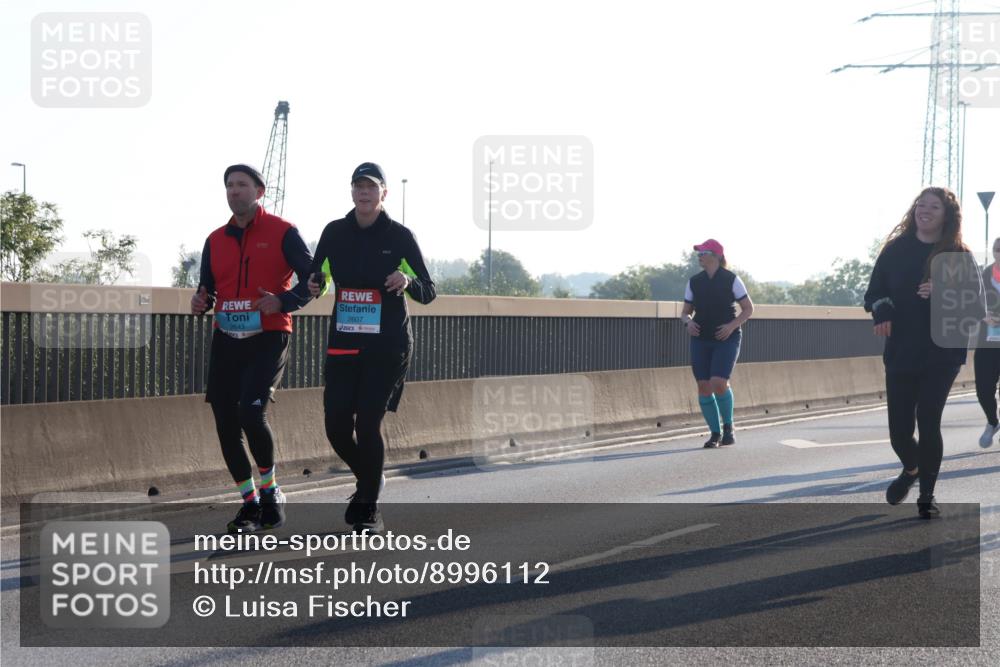 03.10.2025 - Köhlbrandbrückenlauf Luisa Fischer http://msf.ph/oto/8996112 03.10.2025 10:27:27 Position 3 2643, 2607 meine-sportfotos.de