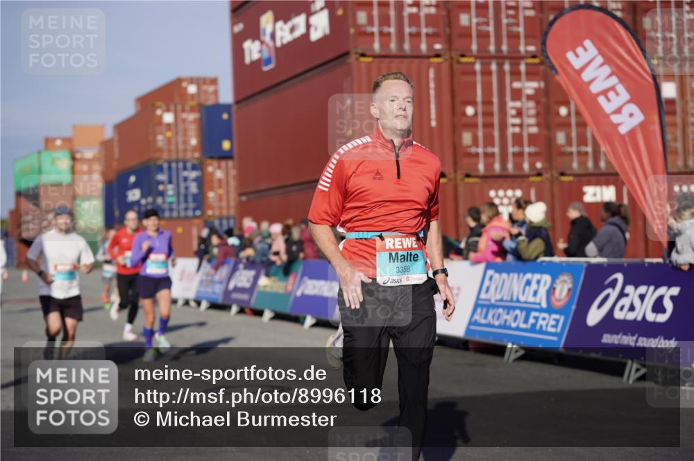 03.10.2025 - Köhlbrandbrückenlauf Michael Burmester http://msf.ph/oto/8996118 03.10.2025 09:58:58 Ziel 1063, 1107, 1185, 1271, 1383, 1617, 3358, 3837 meine-sportfotos.de