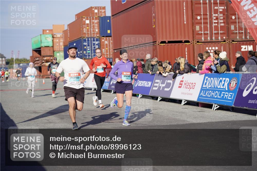 03.10.2025 - Köhlbrandbrückenlauf Michael Burmester http://msf.ph/oto/8996123 03.10.2025 09:58:59 Ziel 1063, 1107, 1185, 1271, 1383, 1617, 3155, 3358, 3837 meine-sportfotos.de