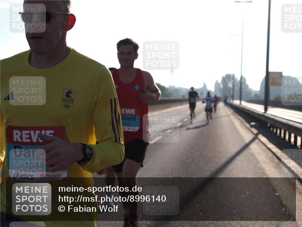 03.10.2025 - Köhlbrandbrückenlauf Fabian Wolf http://msf.ph/oto/8996140 03.10.2025 09:12:29 Position 3 2025, 1152, 1044 meine-sportfotos.de