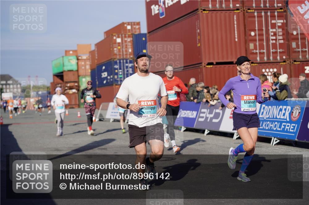 03.10.2025 - Köhlbrandbrückenlauf Michael Burmester http://msf.ph/oto/8996142 03.10.2025 09:59:00 Ziel 1063, 1107, 1185, 1271, 1383, 1617, 3155, 3358, 3837 meine-sportfotos.de