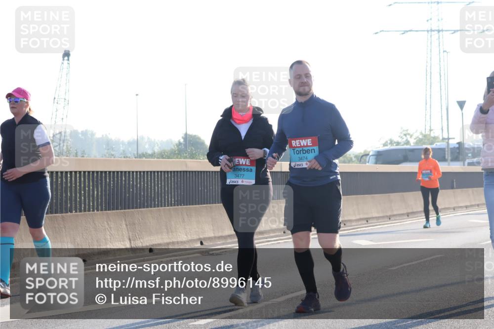 03.10.2025 - Köhlbrandbrückenlauf Luisa Fischer http://msf.ph/oto/8996145 03.10.2025 10:27:32 Position 3 3477, 3474 meine-sportfotos.de