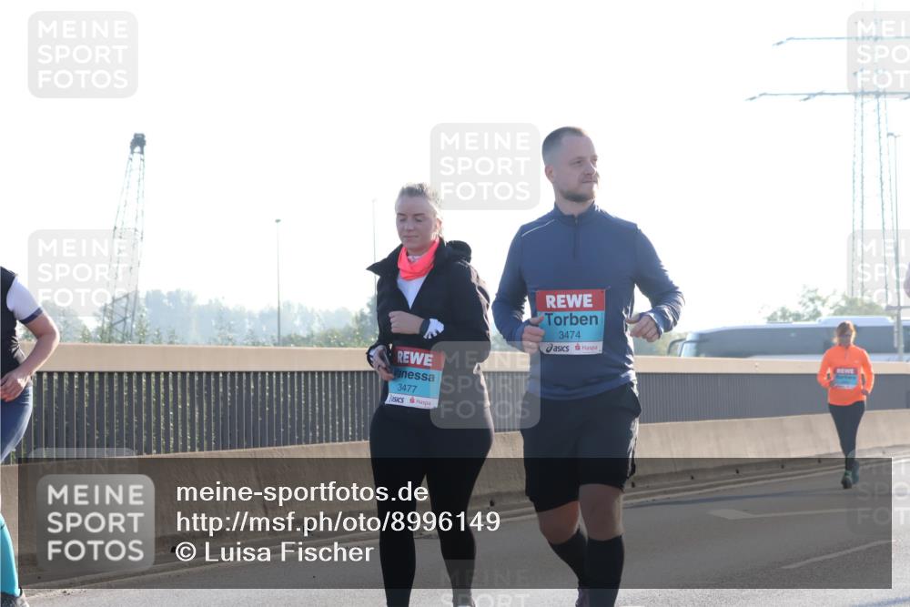 03.10.2025 - Köhlbrandbrückenlauf Luisa Fischer http://msf.ph/oto/8996149 03.10.2025 10:27:32 Position 3 3477, 3474 meine-sportfotos.de