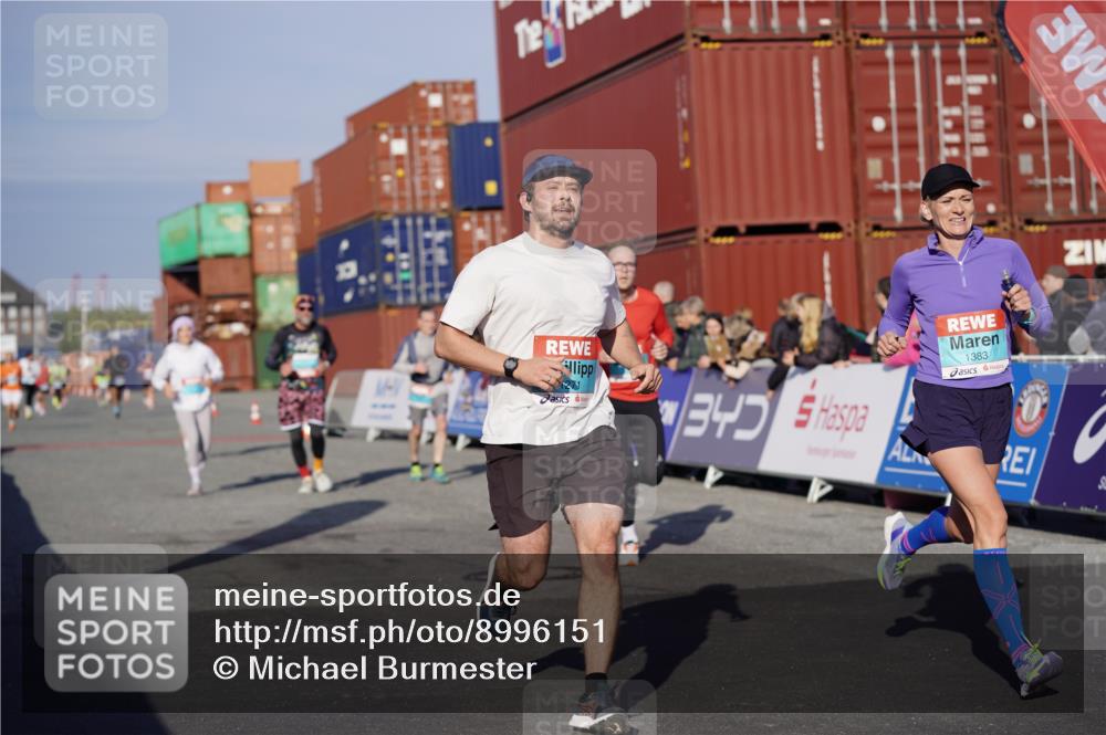 03.10.2025 - Köhlbrandbrückenlauf Michael Burmester http://msf.ph/oto/8996151 03.10.2025 09:59:00 Ziel 1063, 1107, 1185, 1271, 1383, 1617, 3155, 3358, 3837 meine-sportfotos.de