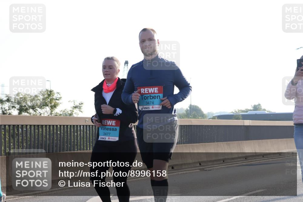 03.10.2025 - Köhlbrandbrückenlauf Luisa Fischer http://msf.ph/oto/8996158 03.10.2025 10:27:34 Position 3 3477, 3474 meine-sportfotos.de