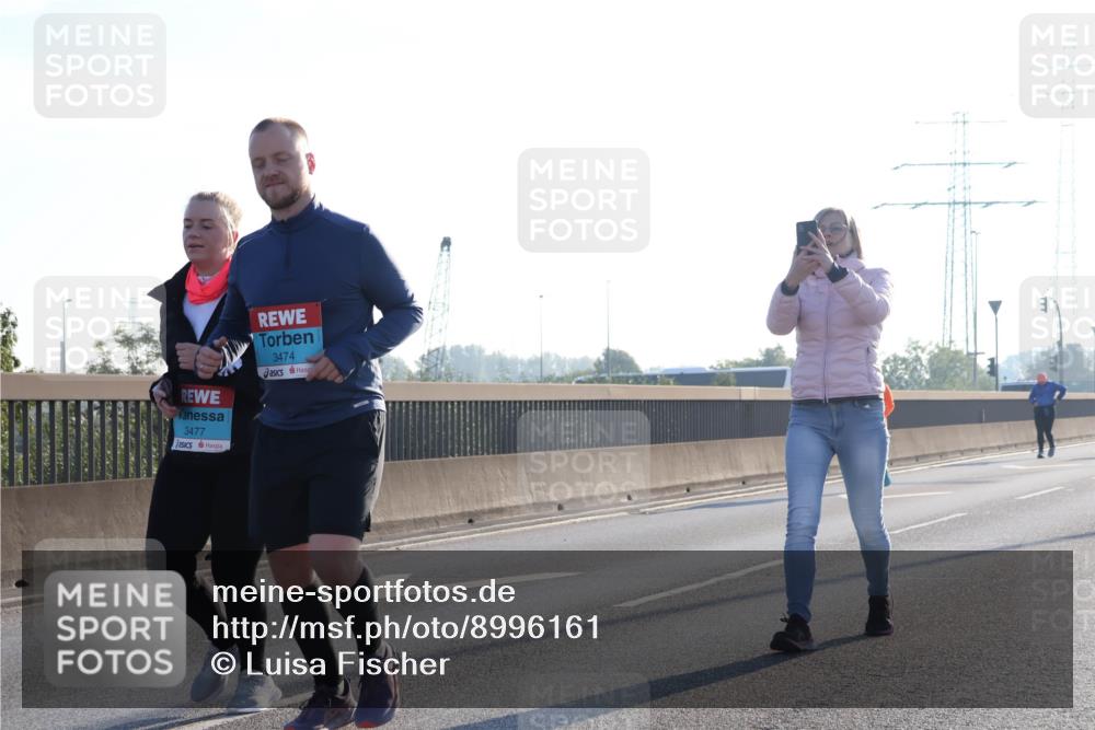 03.10.2025 - Köhlbrandbrückenlauf Luisa Fischer http://msf.ph/oto/8996161 03.10.2025 10:27:34 Position 3 3477, 3474 meine-sportfotos.de