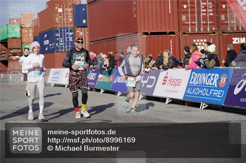 03.10.2025 - Köhlbrandbrückenlauf Michael Burmester http://msf.ph/oto/8996169 03.10.2025 09:59:02 Ziel 1063, 1107, 1185, 1271, 1383, 1617, 3155, 3358, 3837 meine-sportfotos.de