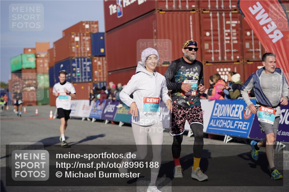 03.10.2025 - Köhlbrandbrückenlauf Michael Burmester http://msf.ph/oto/8996188 03.10.2025 09:59:04 Ziel 1063, 1107, 1271, 1383, 1617, 3155, 3358, 3837 meine-sportfotos.de