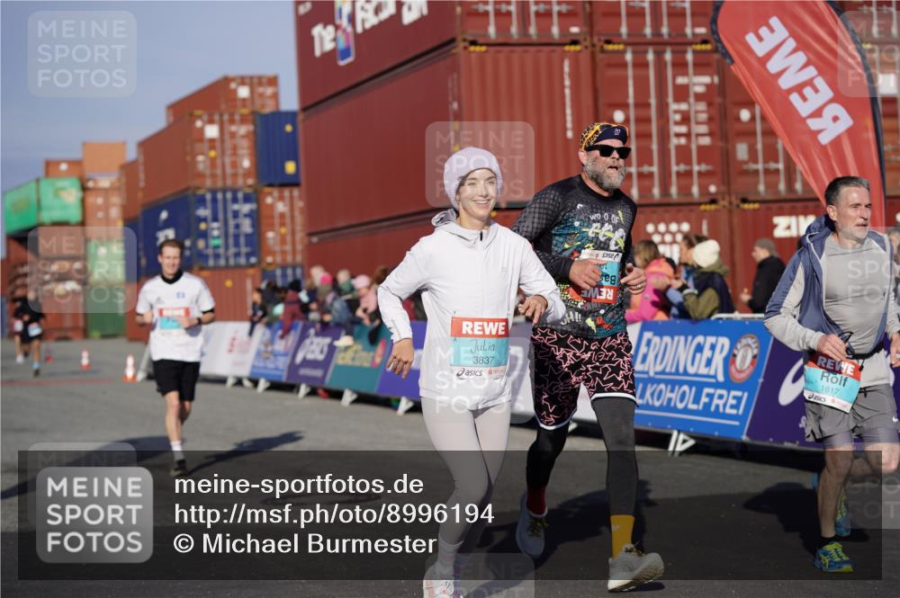 03.10.2025 - Köhlbrandbrückenlauf Michael Burmester http://msf.ph/oto/8996194 03.10.2025 09:59:04 Ziel 1063, 1107, 1271, 1383, 1617, 3155, 3358, 3837 meine-sportfotos.de