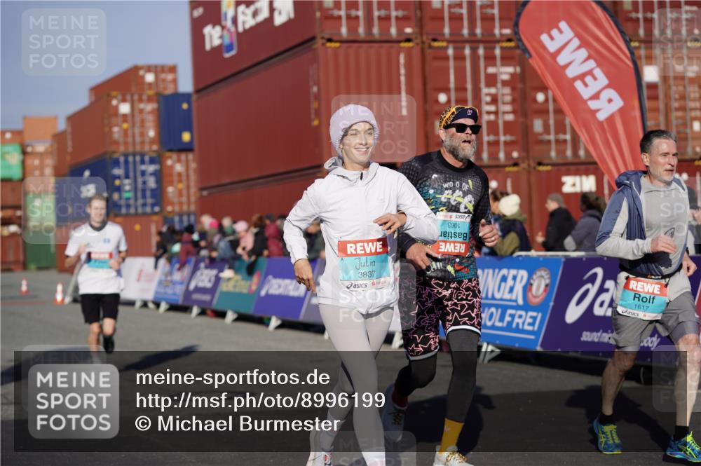 03.10.2025 - Köhlbrandbrückenlauf Michael Burmester http://msf.ph/oto/8996199 03.10.2025 09:59:04 Ziel 1063, 1107, 1271, 1383, 1617, 3155, 3358, 3837 meine-sportfotos.de