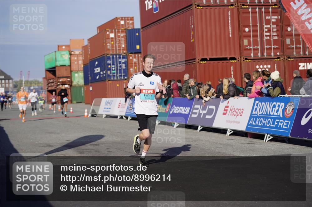 03.10.2025 - Köhlbrandbrückenlauf Michael Burmester http://msf.ph/oto/8996214 03.10.2025 09:59:05 Ziel 1063, 1107, 1271, 1383, 1423, 1617, 3155, 3358, 3837 meine-sportfotos.de
