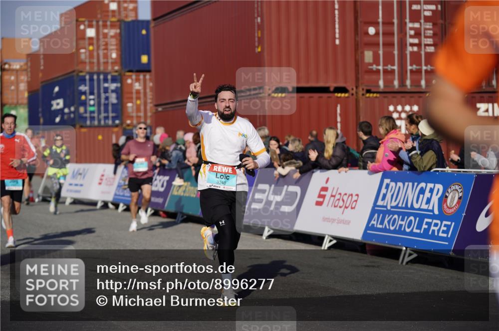03.10.2025 - Köhlbrandbrückenlauf Michael Burmester http://msf.ph/oto/8996277 03.10.2025 09:59:13 Ziel 1231, 1249, 1398, 1411, 1423, 2948, 3340, 3525 meine-sportfotos.de