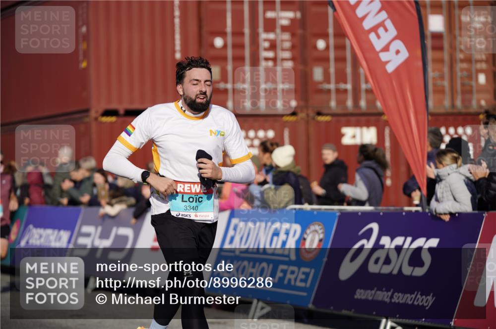 03.10.2025 - Köhlbrandbrückenlauf Michael Burmester http://msf.ph/oto/8996286 03.10.2025 09:59:14 Ziel 1231, 1249, 1269, 1398, 1411, 1423, 2948, 3340, 3514, 3525 meine-sportfotos.de
