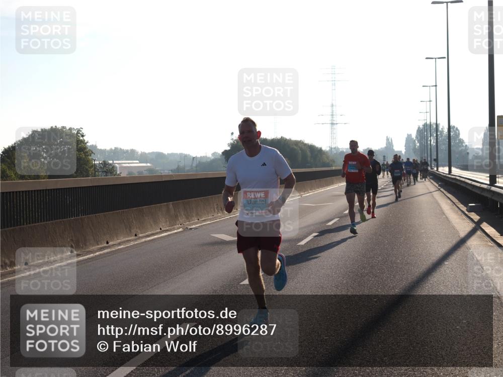 03.10.2025 - Köhlbrandbrückenlauf Fabian Wolf http://msf.ph/oto/8996287 03.10.2025 09:12:47 Position 3 3086 meine-sportfotos.de