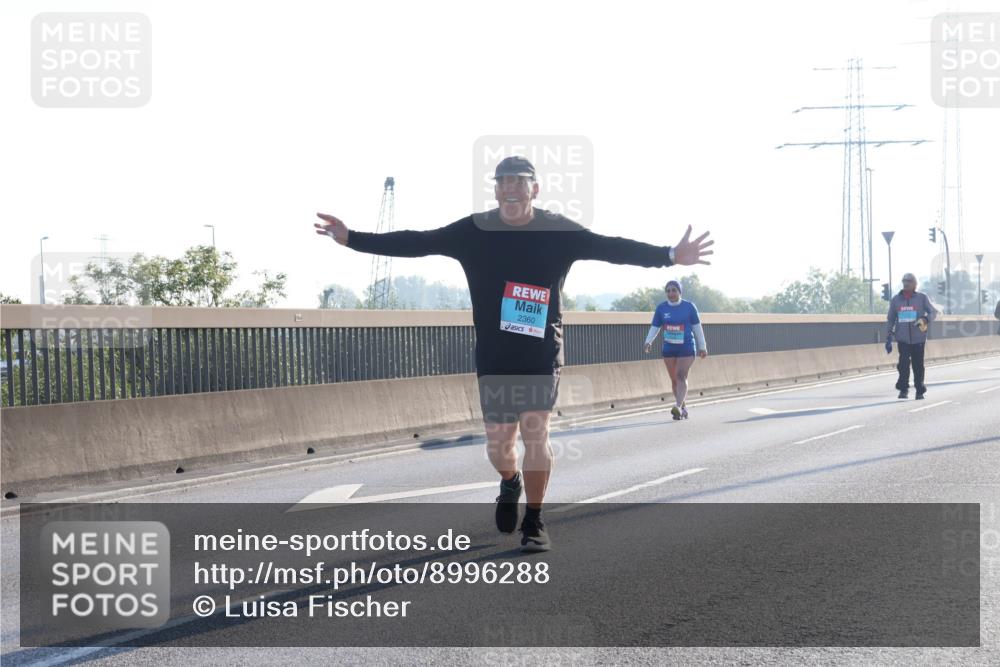 03.10.2025 - Köhlbrandbrückenlauf Luisa Fischer http://msf.ph/oto/8996288 03.10.2025 10:28:12 Position 3 2360 meine-sportfotos.de