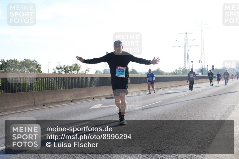03.10.2025 - Köhlbrandbrückenlauf Luisa Fischer http://msf.ph/oto/8996294 03.10.2025 10:28:13 Position 3 2360 meine-sportfotos.de
