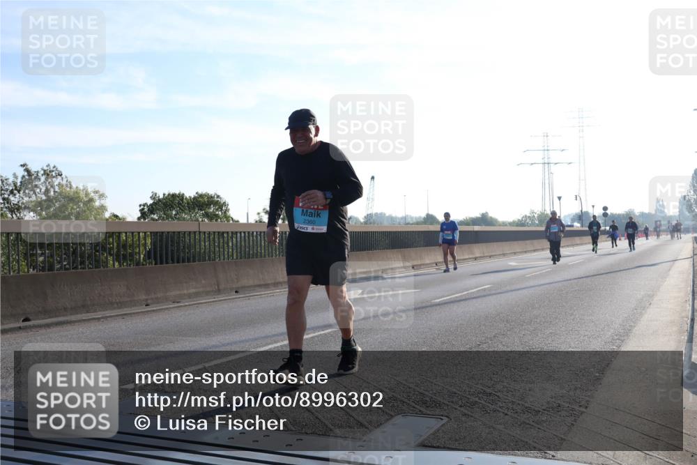 03.10.2025 - Köhlbrandbrückenlauf Luisa Fischer http://msf.ph/oto/8996302 03.10.2025 10:28:14 Position 3 2360 meine-sportfotos.de