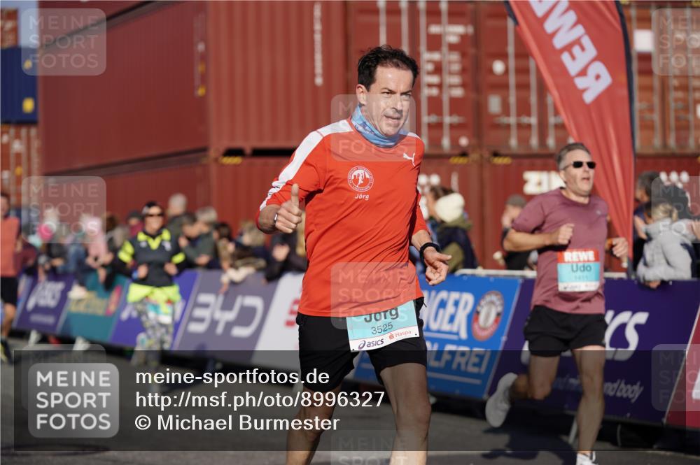03.10.2025 - Köhlbrandbrückenlauf Michael Burmester http://msf.ph/oto/8996327 03.10.2025 09:59:16 Ziel 1075, 1231, 1249, 1269, 1398, 1411, 1423, 1639, 2948, 3340, 3514, 3525 meine-sportfotos.de