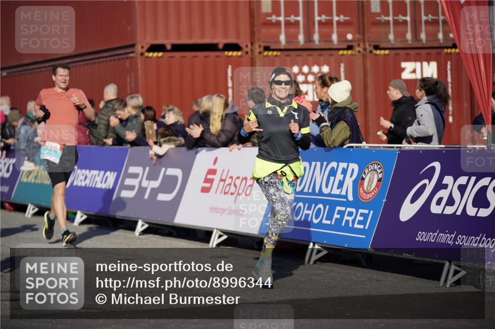 03.10.2025 - Köhlbrandbrückenlauf Michael Burmester http://msf.ph/oto/8996344 03.10.2025 09:59:17 Ziel 1067, 1075, 1197, 1231, 1249, 1269, 1398, 1411, 1423, 1639, 2948, 3340, 3514, 3525 meine-sportfotos.de