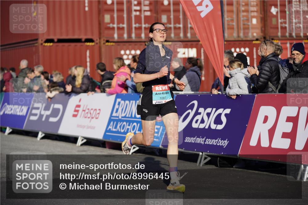 03.10.2025 - Köhlbrandbrückenlauf Michael Burmester http://msf.ph/oto/8996445 03.10.2025 09:59:25 Ziel 1067, 1075, 1087, 1197, 1231, 1249, 1269, 1432, 1639, 2788, 2985, 2989, 2997, 3514 meine-sportfotos.de