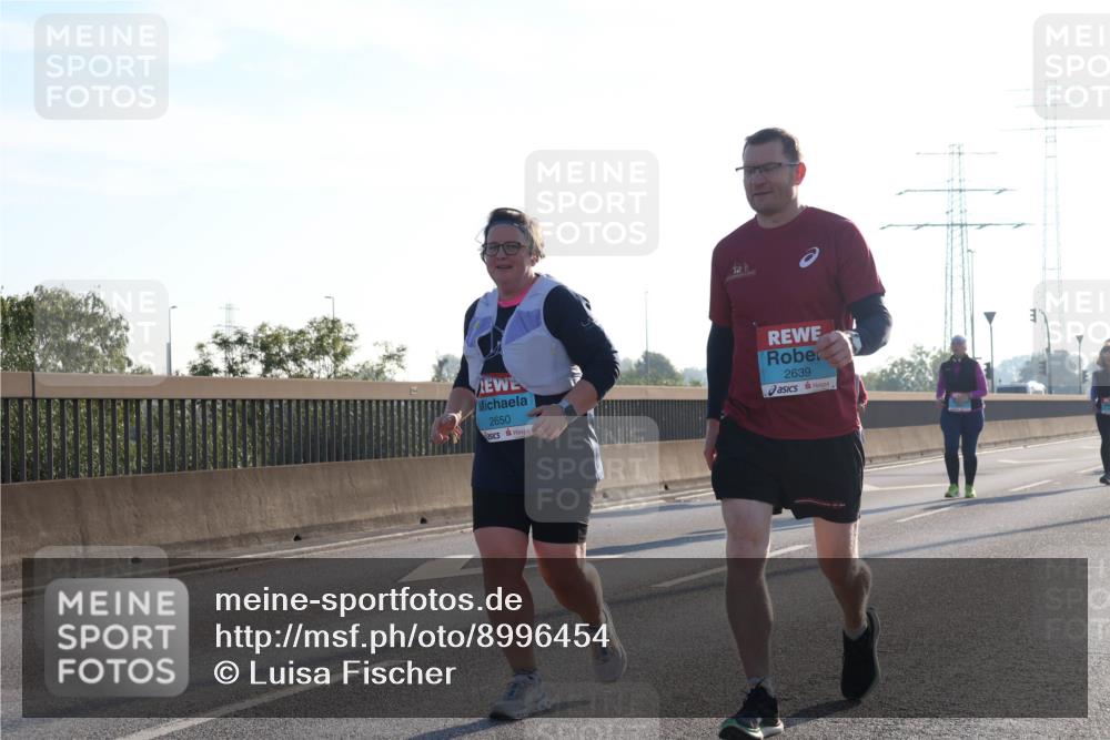 03.10.2025 - Köhlbrandbrückenlauf Luisa Fischer http://msf.ph/oto/8996454 03.10.2025 10:28:46 Position 3 2650, 2639 meine-sportfotos.de