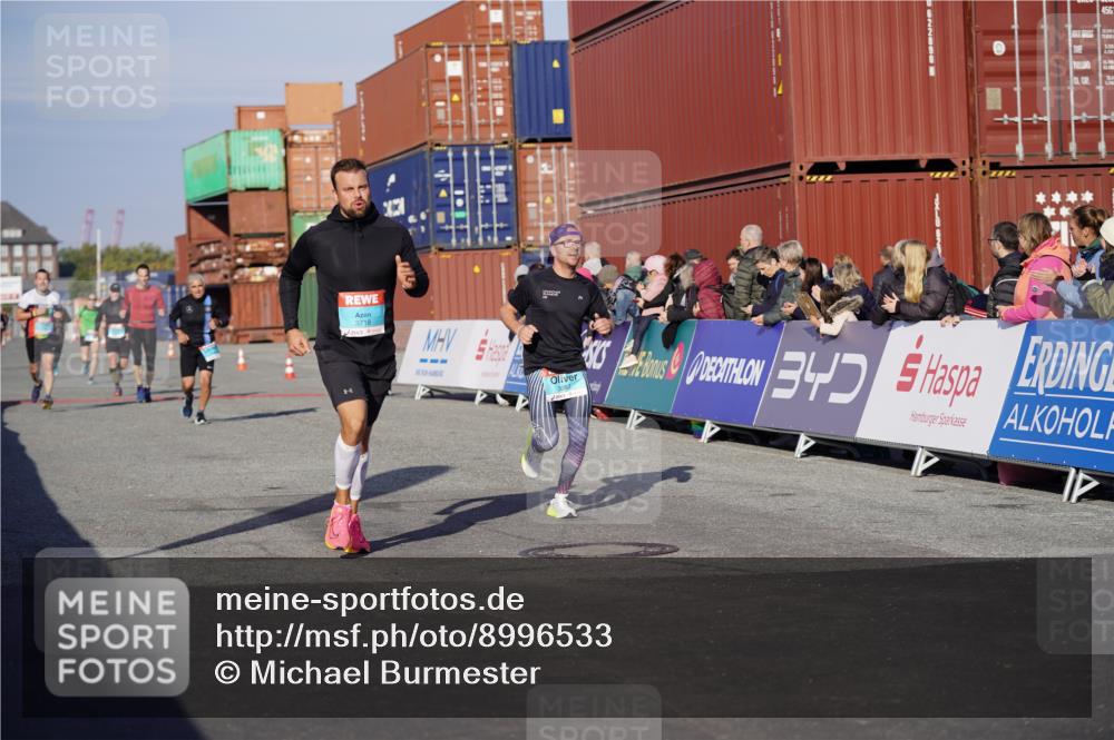 03.10.2025 - Köhlbrandbrückenlauf Michael Burmester http://msf.ph/oto/8996533 03.10.2025 09:59:32 Ziel 1077, 2788, 2997, 3087, 3464, 3718 meine-sportfotos.de