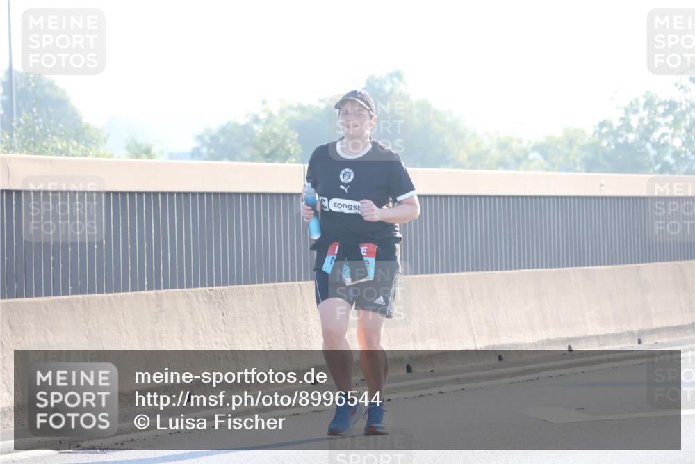 03.10.2025 - Köhlbrandbrückenlauf Luisa Fischer http://msf.ph/oto/8996544 03.10.2025 10:29:03 Position 3 04 meine-sportfotos.de