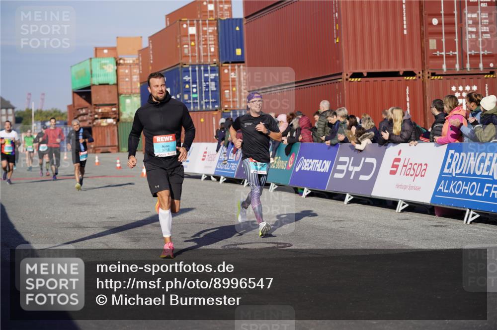 03.10.2025 - Köhlbrandbrückenlauf Michael Burmester http://msf.ph/oto/8996547 03.10.2025 09:59:33 Ziel 1077, 1158, 1248, 2788, 2997, 3087, 3464, 3718 meine-sportfotos.de