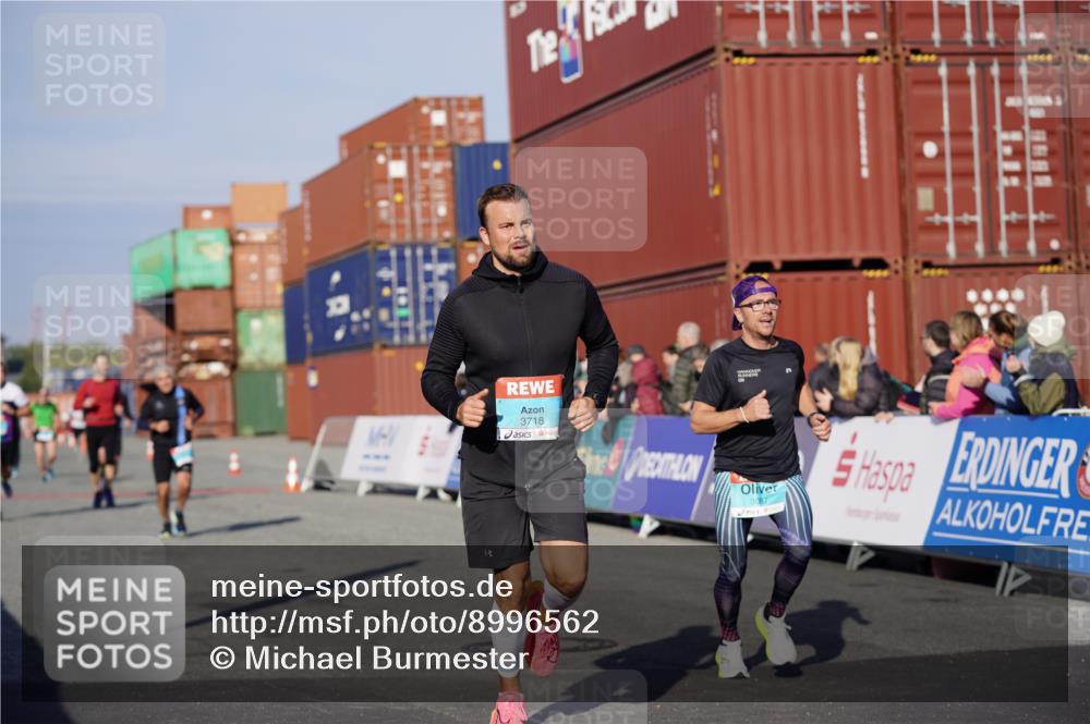 03.10.2025 - Köhlbrandbrückenlauf Michael Burmester http://msf.ph/oto/8996562 03.10.2025 09:59:33 Ziel 1077, 1158, 1248, 2788, 2997, 3087, 3464, 3718 meine-sportfotos.de