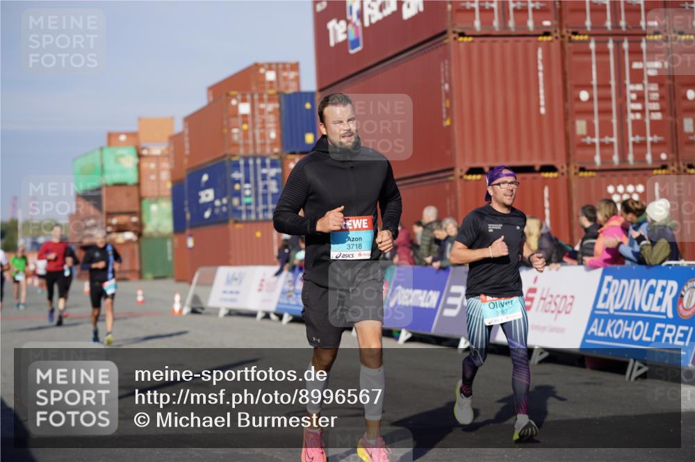 03.10.2025 - Köhlbrandbrückenlauf Michael Burmester http://msf.ph/oto/8996567 03.10.2025 09:59:34 Ziel 1077, 1158, 1248, 2709, 2788, 2997, 3087, 3464, 3718 meine-sportfotos.de