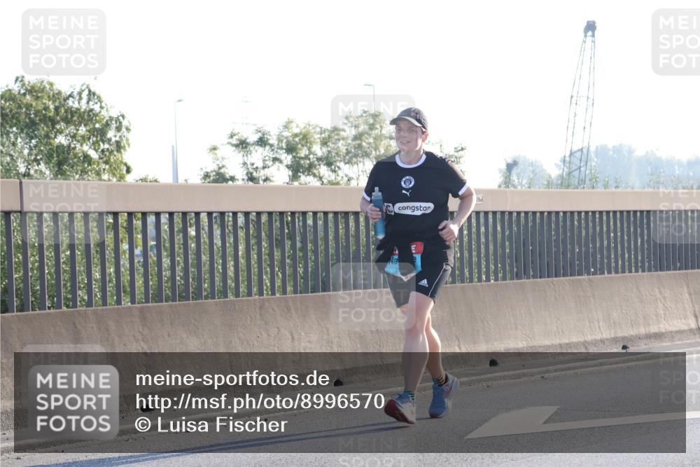 03.10.2025 - Köhlbrandbrückenlauf Luisa Fischer http://msf.ph/oto/8996570 03.10.2025 10:29:07 Position 3  meine-sportfotos.de