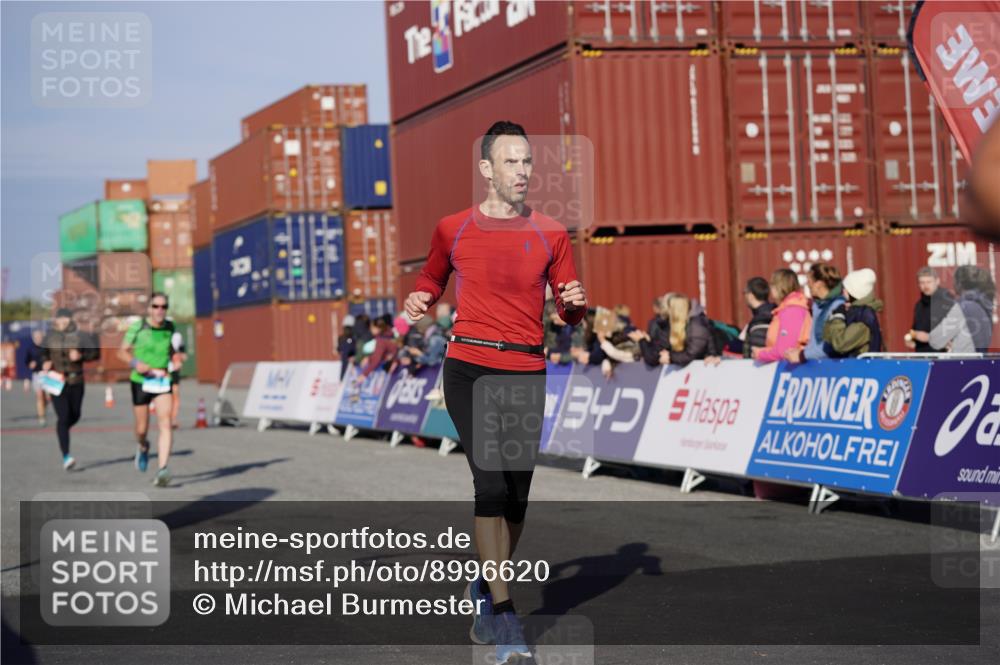 03.10.2025 - Köhlbrandbrückenlauf Michael Burmester http://msf.ph/oto/8996620 03.10.2025 09:59:40 Ziel 1158, 1248, 2709, 2710, 2959, 3087, 3464 meine-sportfotos.de