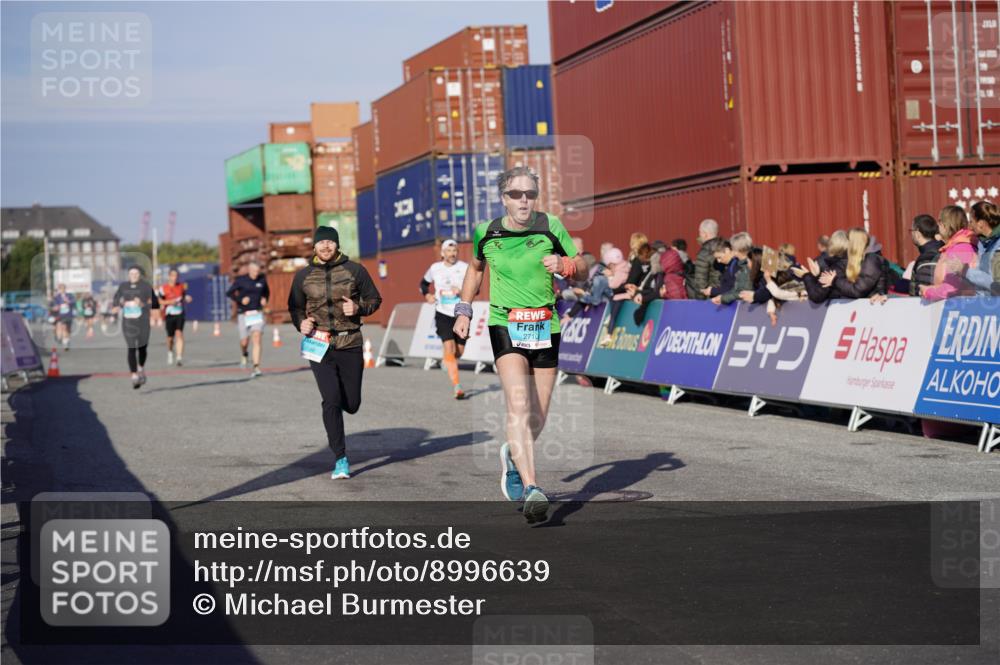 03.10.2025 - Köhlbrandbrückenlauf Michael Burmester http://msf.ph/oto/8996639 03.10.2025 09:59:42 Ziel 1158, 1248, 2697, 2709, 2710, 2884, 2959, 3464 meine-sportfotos.de
