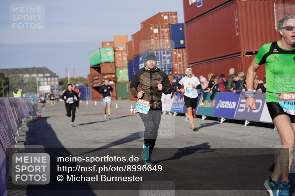 03.10.2025 - Köhlbrandbrückenlauf Michael Burmester http://msf.ph/oto/8996649 03.10.2025 09:59:43 Ziel 1158, 1248, 2697, 2709, 2710, 2884, 2959, 3137, 3464 meine-sportfotos.de