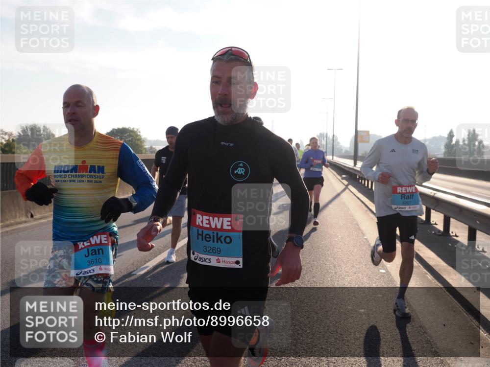 03.10.2025 - Köhlbrandbrückenlauf Fabian Wolf http://msf.ph/oto/8996658 03.10.2025 09:13:13 Position 3 2, 4, 112, 26, 2, 3610, 3269, 3267 meine-sportfotos.de