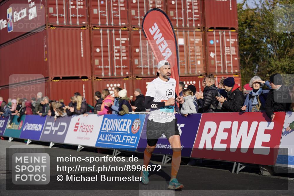 03.10.2025 - Köhlbrandbrückenlauf Michael Burmester http://msf.ph/oto/8996672 03.10.2025 09:59:46 Ziel 1297, 2697, 2709, 2710, 2884, 2959, 3137 meine-sportfotos.de