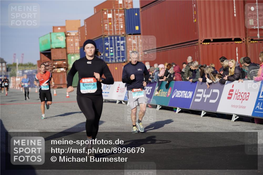 03.10.2025 - Köhlbrandbrückenlauf Michael Burmester http://msf.ph/oto/8996679 03.10.2025 09:59:47 Ziel 1297, 2697, 2710, 2884, 2959, 3137 meine-sportfotos.de