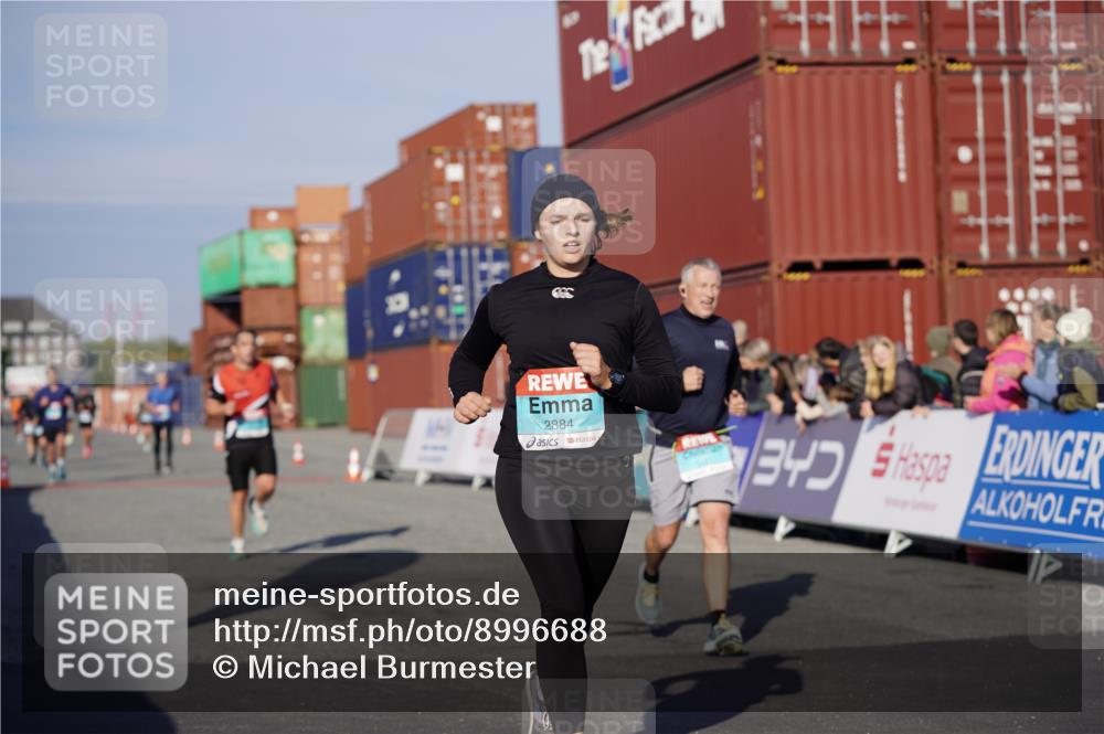 03.10.2025 - Köhlbrandbrückenlauf Michael Burmester http://msf.ph/oto/8996688 03.10.2025 09:59:48 Ziel 1297, 2697, 2710, 2884, 2959, 3137 meine-sportfotos.de