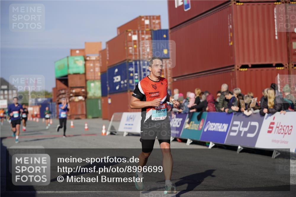 03.10.2025 - Köhlbrandbrückenlauf Michael Burmester http://msf.ph/oto/8996699 03.10.2025 09:59:50 Ziel 1297, 1405, 2697, 2884, 2959, 3137 meine-sportfotos.de