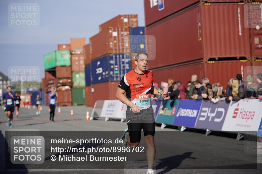 03.10.2025 - Köhlbrandbrückenlauf Michael Burmester http://msf.ph/oto/8996702 03.10.2025 09:59:50 Ziel 1297, 1405, 2697, 2884, 2959, 3137 meine-sportfotos.de