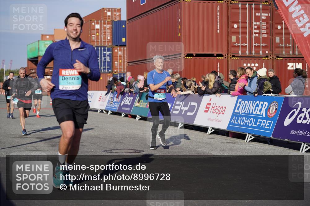 03.10.2025 - Köhlbrandbrückenlauf Michael Burmester http://msf.ph/oto/8996728 03.10.2025 09:59:56 Ziel 1084, 1247, 1297, 1298, 1405, 1946, 3378 meine-sportfotos.de
