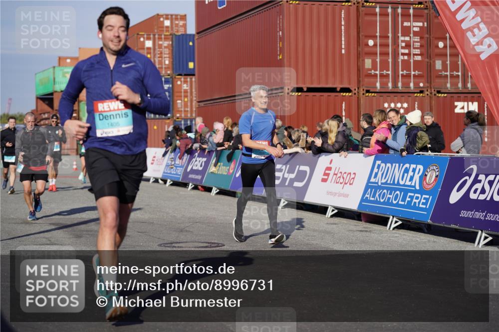 03.10.2025 - Köhlbrandbrückenlauf Michael Burmester http://msf.ph/oto/8996731 03.10.2025 09:59:57 Ziel 1084, 1247, 1298, 1405, 1946, 3378 meine-sportfotos.de
