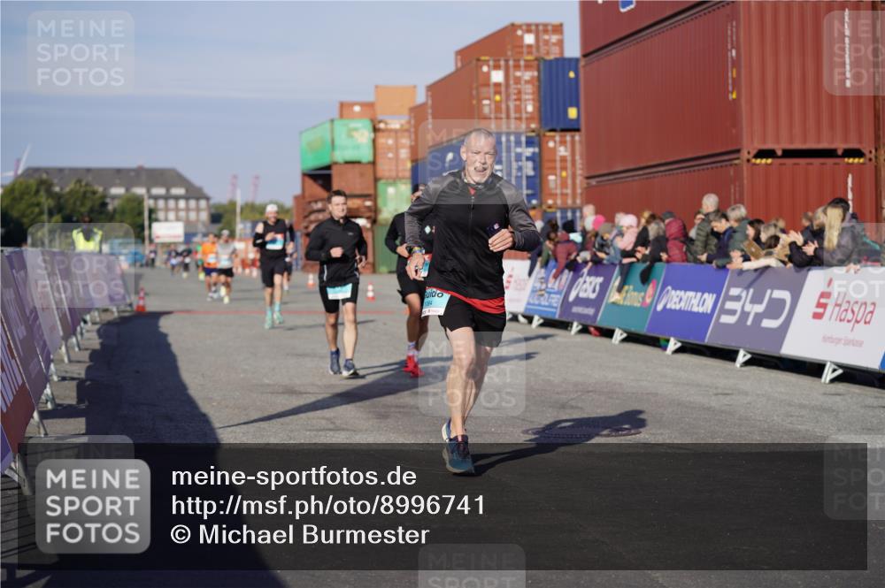 03.10.2025 - Köhlbrandbrückenlauf Michael Burmester http://msf.ph/oto/8996741 03.10.2025 09:59:58 Ziel 1084, 1247, 1298, 1405, 1946, 2777, 3378 meine-sportfotos.de