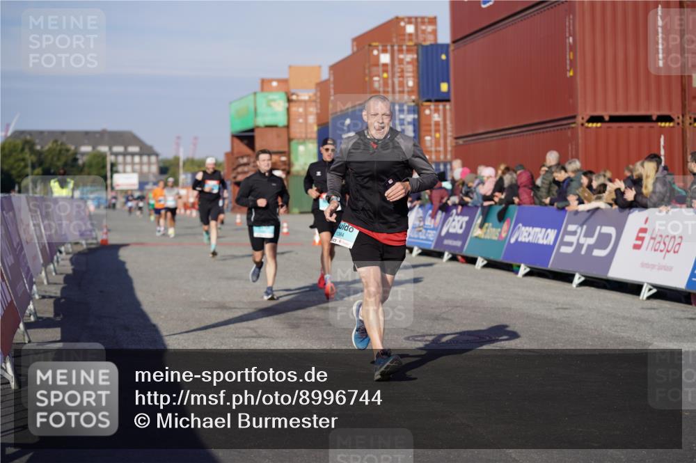 03.10.2025 - Köhlbrandbrückenlauf Michael Burmester http://msf.ph/oto/8996744 03.10.2025 09:59:58 Ziel 1084, 1247, 1298, 1405, 1946, 2777, 3378 meine-sportfotos.de
