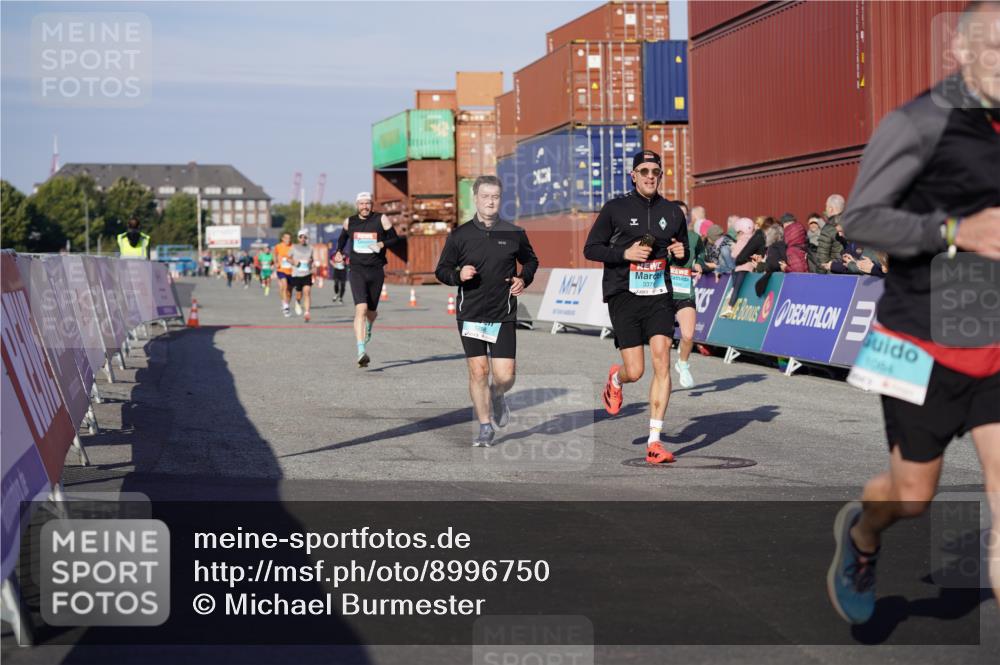 03.10.2025 - Köhlbrandbrückenlauf Michael Burmester http://msf.ph/oto/8996750 03.10.2025 10:00:00 Ziel 1084, 1247, 1298, 1405, 1946, 2777, 3378 meine-sportfotos.de